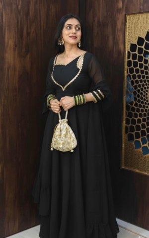 Noor - e - gulab Anarkali - Black